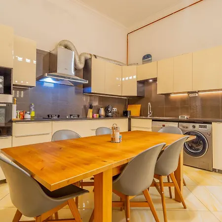 Efad Lux 2 Apartment Budapest