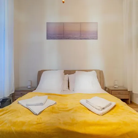 Apartment Efad Lux 2
