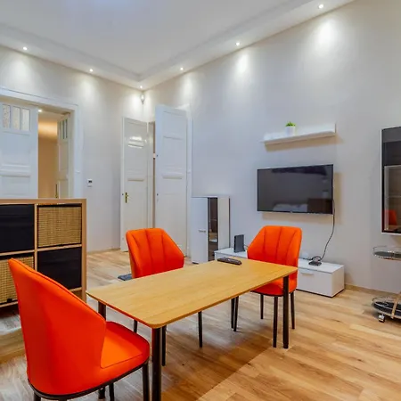 Efad Lux 2 * Budapest