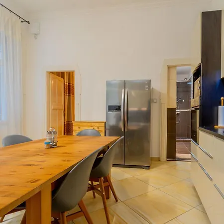 Apartment Efad Lux 2