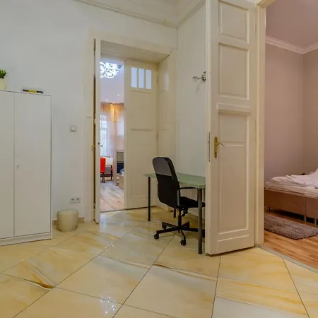Efad Lux 2 Apartment