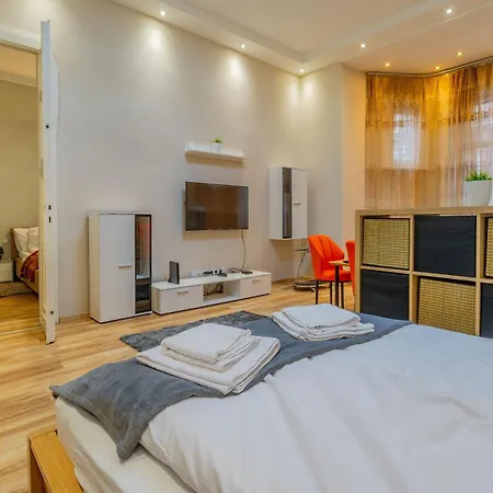 Efad Lux 2 Apartment