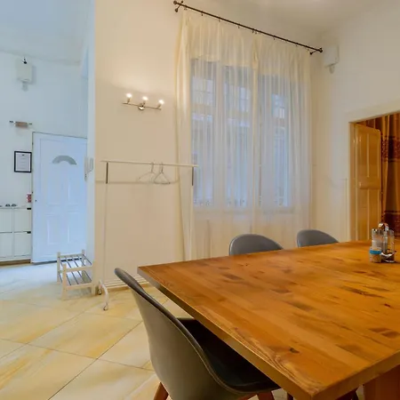Efad Lux 2 Apartment